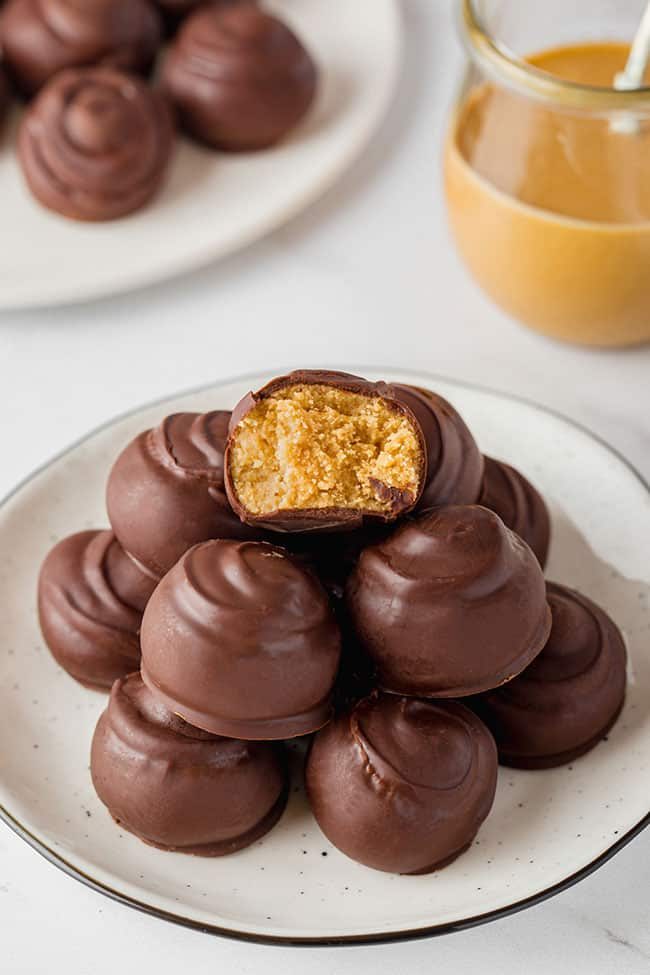 Healthy Peanut Butter Balls (vegan, gluten-free) - Texanerin Baking