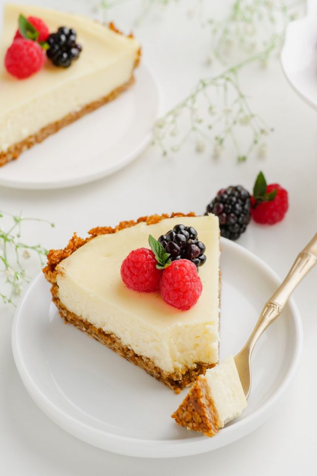 Eggless Cheesecake (no special ingredients, extra creamy!) - Texanerin ...