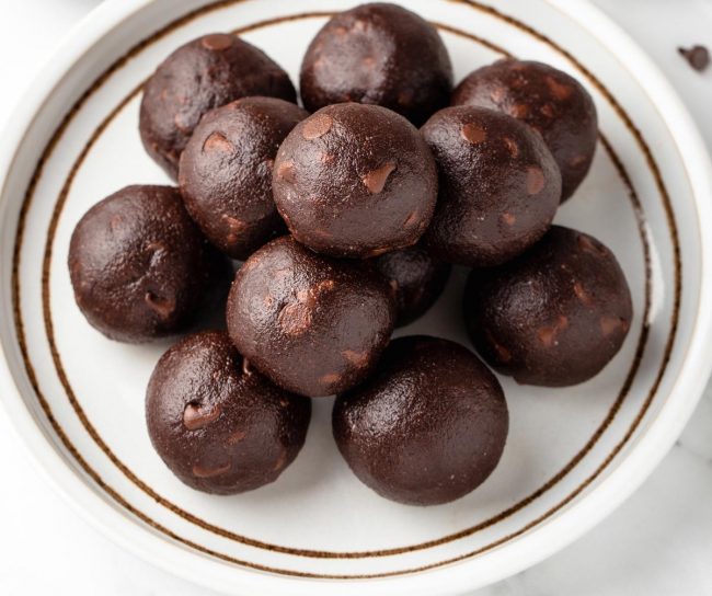 Cocoa Balls (5 ingredients + minutes!)