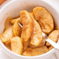 close-up of apples fried in air fryer