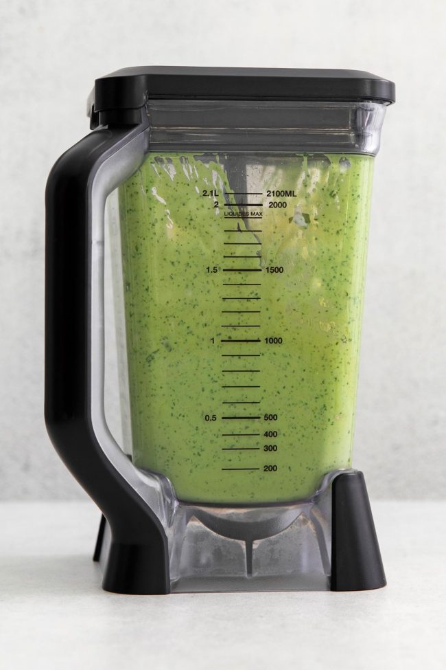 https://www.texanerin.com/content/uploads/2023/01/how-to-make-matcha-protein-shake-step-6-image-650x975.jpg