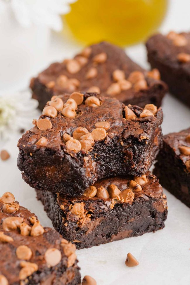 https://www.texanerin.com/content/uploads/2023/05/olive-oil-brownies-photo-650x975.jpg