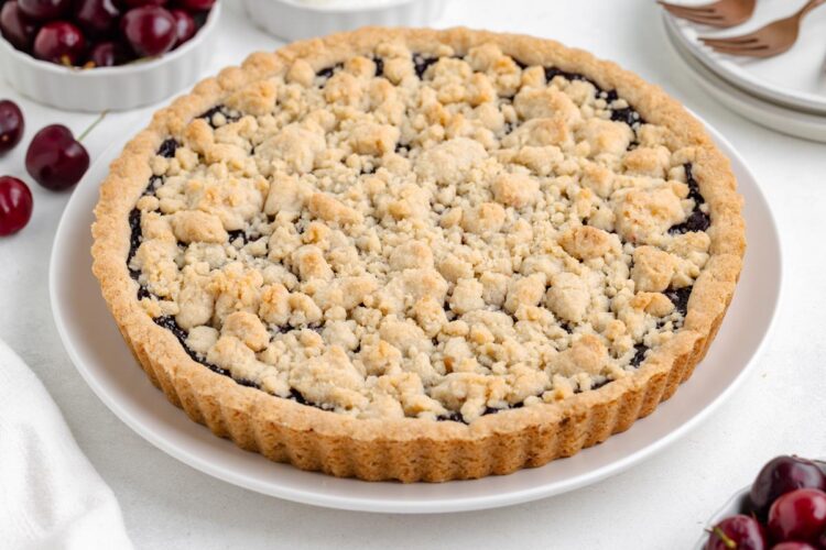 photo of the full tart on a white table